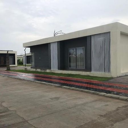 Bcm First World Indore Villa Exterior photo